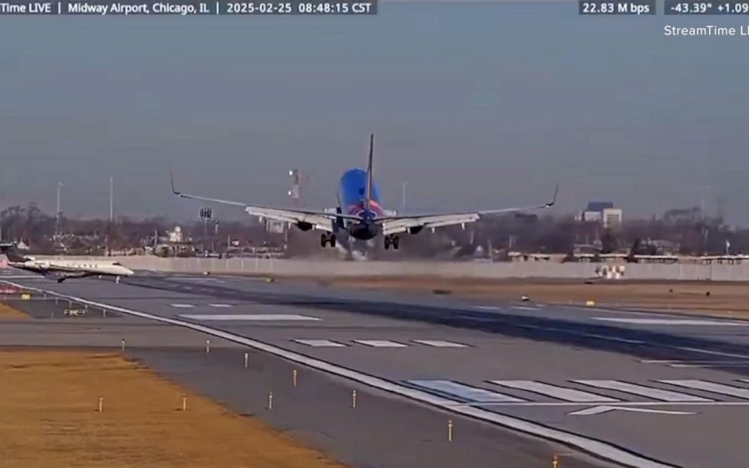 WATCH:  Video shows close call between a Southwest plane and a business jet while landing