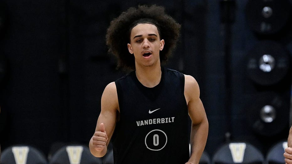 Vanderbilt player enters transfer portal minutes after March Madness loss: report