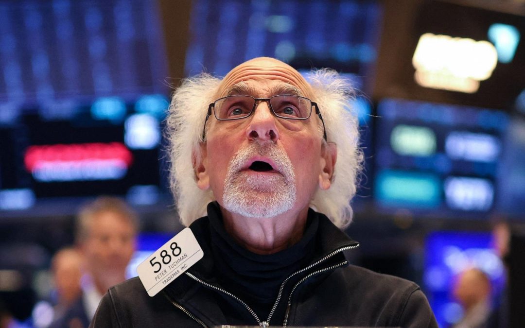 US stocks close down slightly amid tariff uncertainty