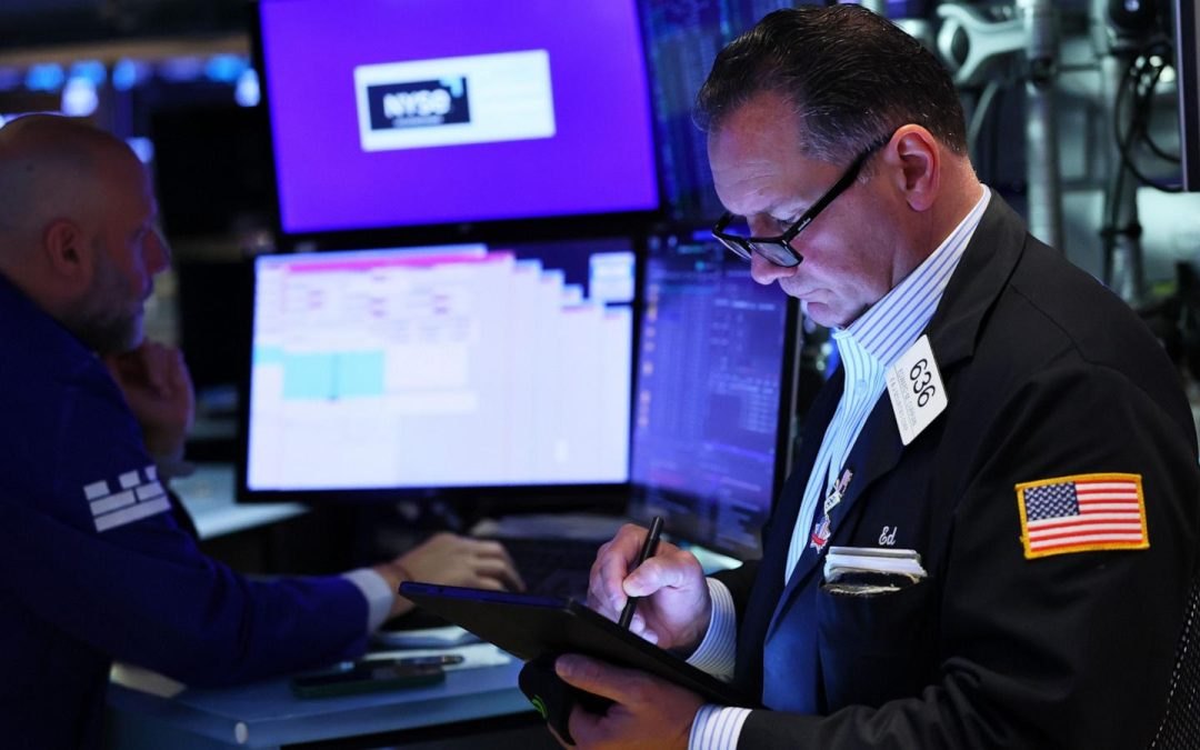 US stocks close higher after Trump signals thaw in trade war