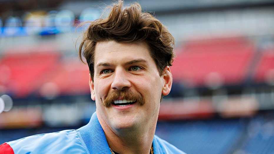 Ex-NFL star Taylor Lewan has ‘worst day of my athletic life’ with disastrous first pitch