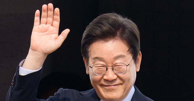 South Korea: Leftist President Calls for War on ‘Fake News’ on YouTube