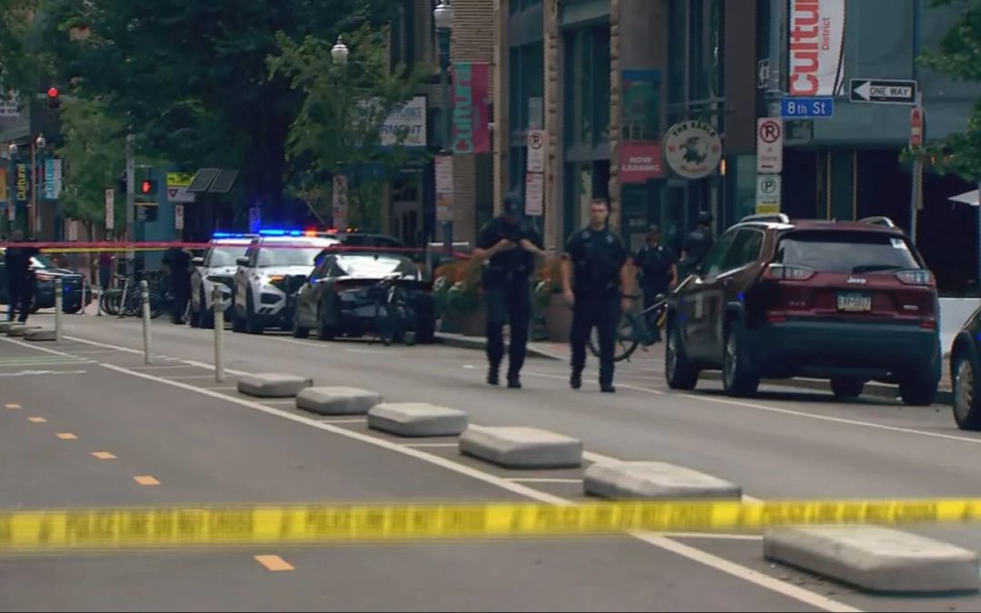2 people shot in Downtown Pittsburgh; police looking for suspect