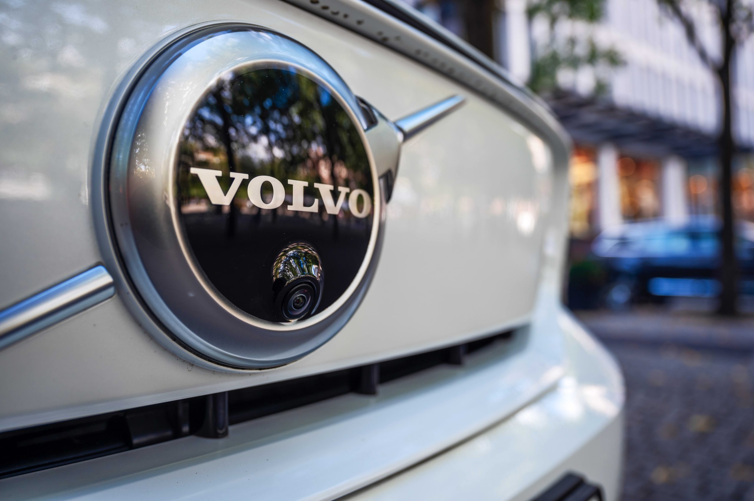 Sweden’s Volvo Cars sees best trading day ever as profit tops expectations