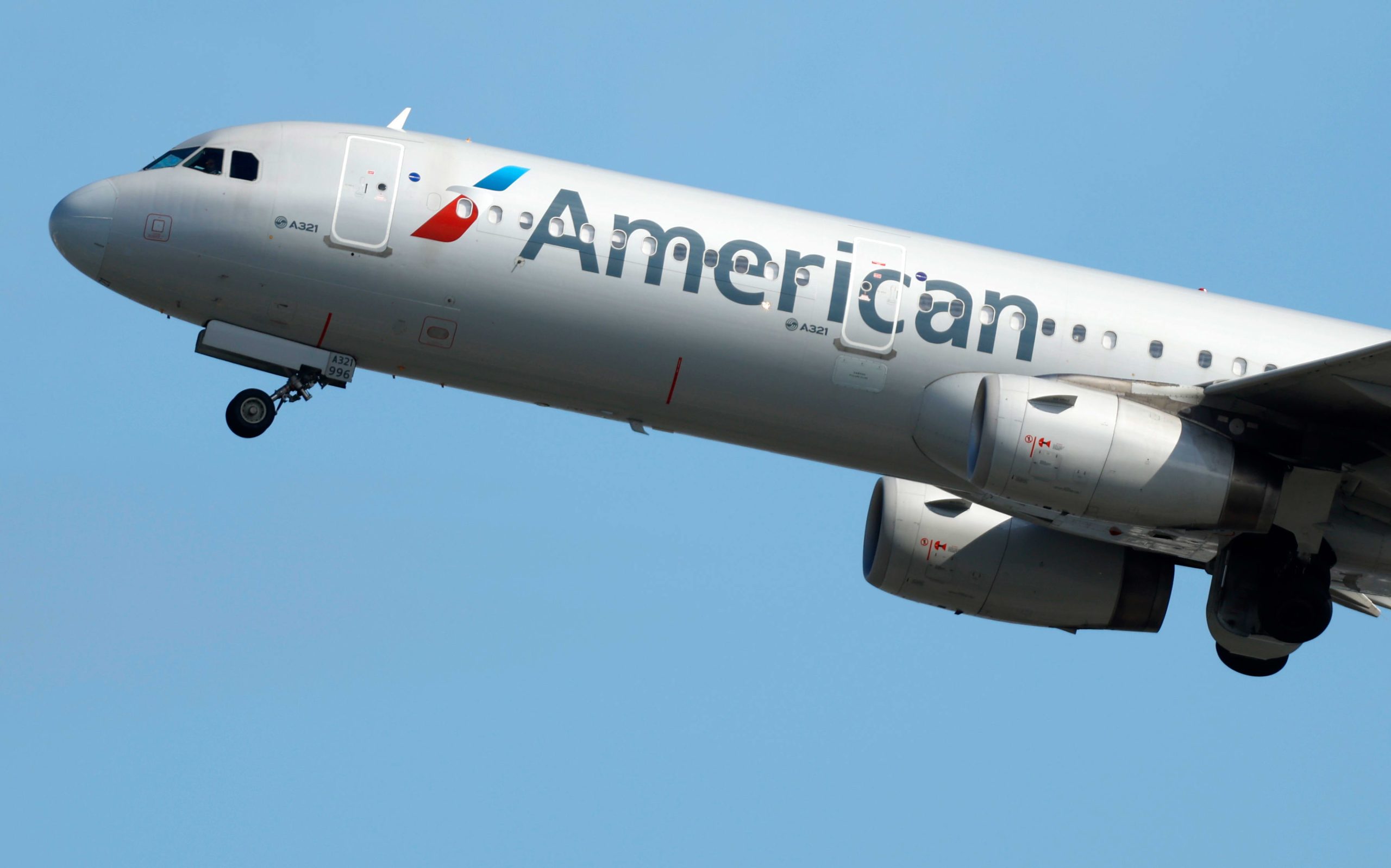 American Airlines profit forecast for the rest of the year tops estimates