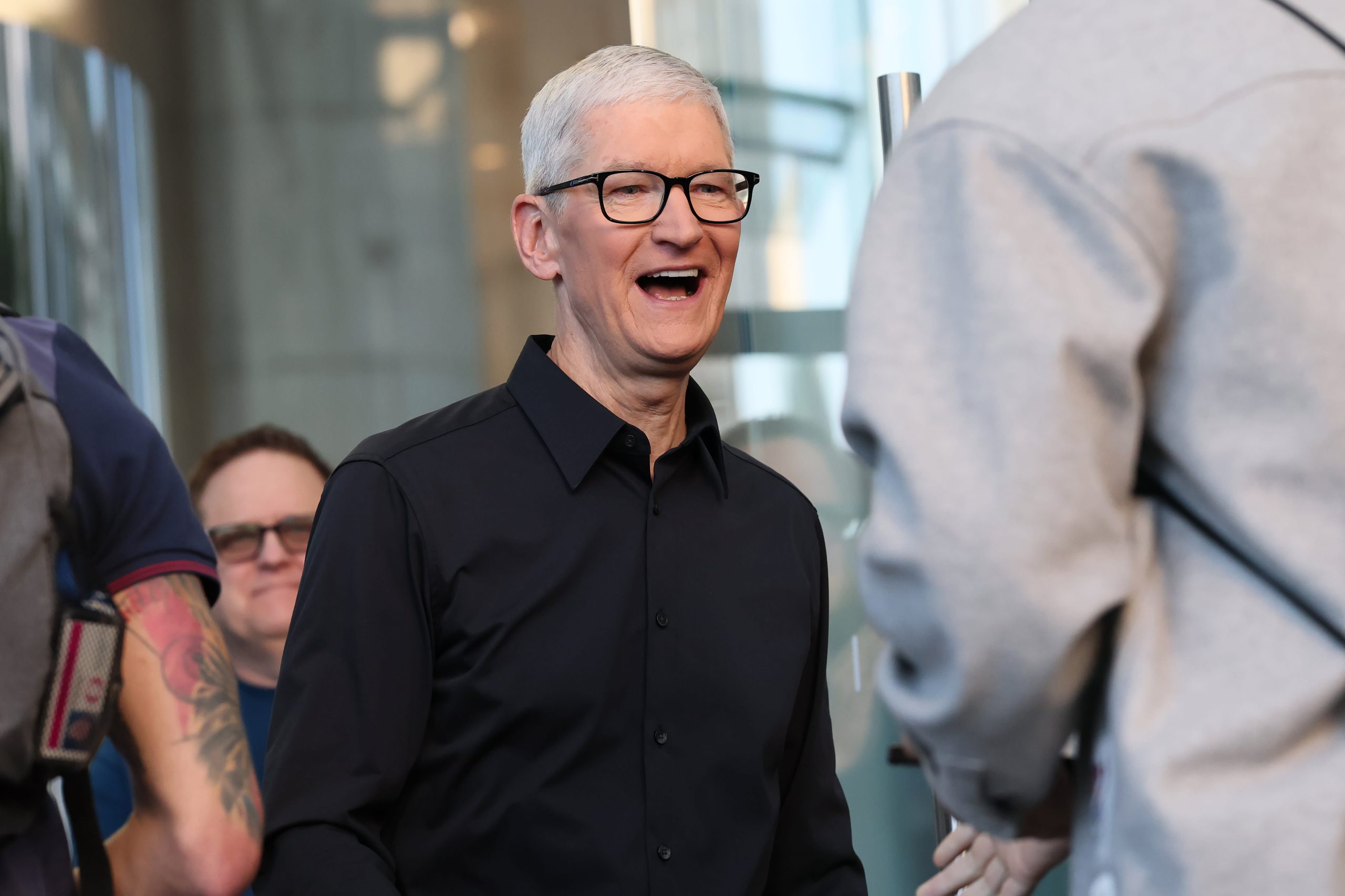 Apple crosses $4 trillion market cap for the first time