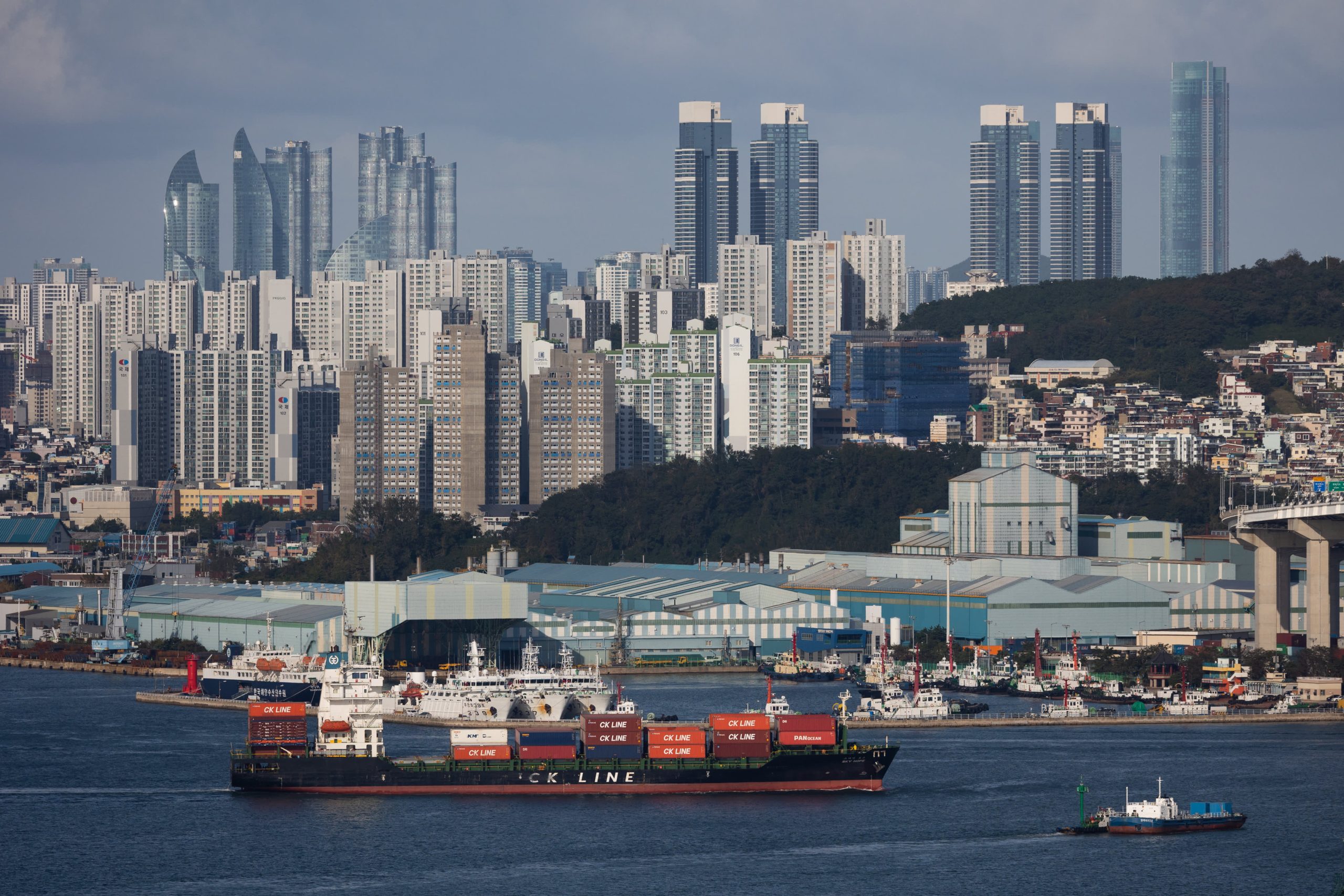 Chinese and Hong Kong stocks slide after Trump-Xi meeting; Kospi sets another record