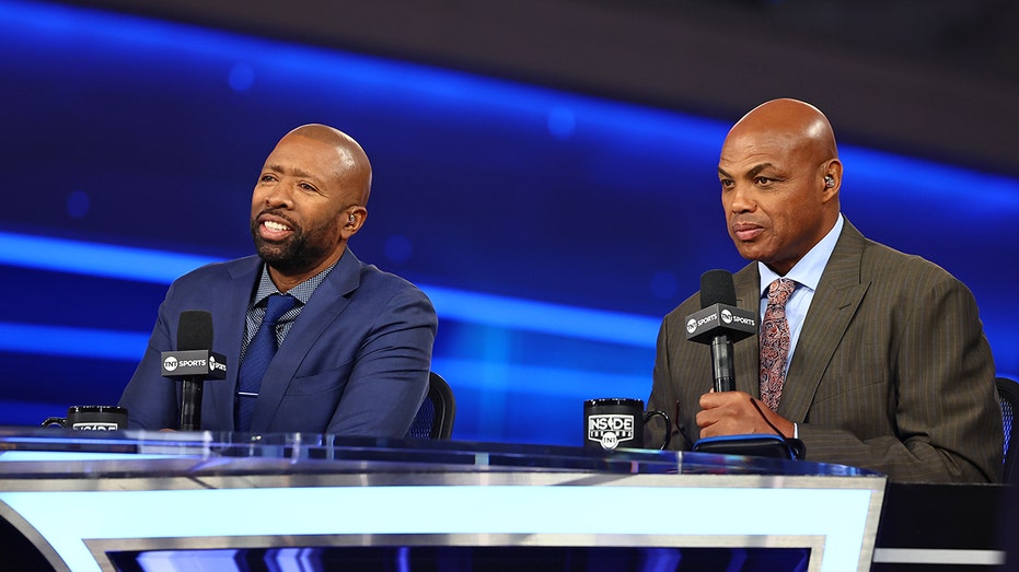 Charles Barkley, Kenny Smith clash over FBI gambling probe allegedly involving NBA figures: ‘That’s stupidity’