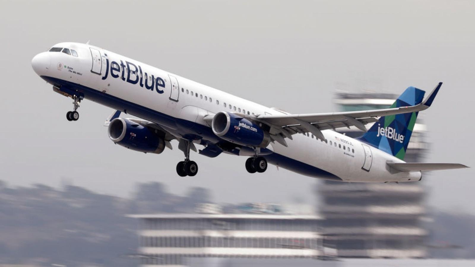 JetBlue flight makes emergency landing after plane loses altitude, passengers injured