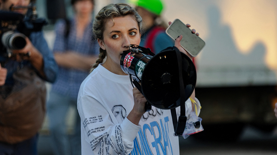 Democratic congressional candidate indicted in anti-ICE protest that turned violent in Illinois