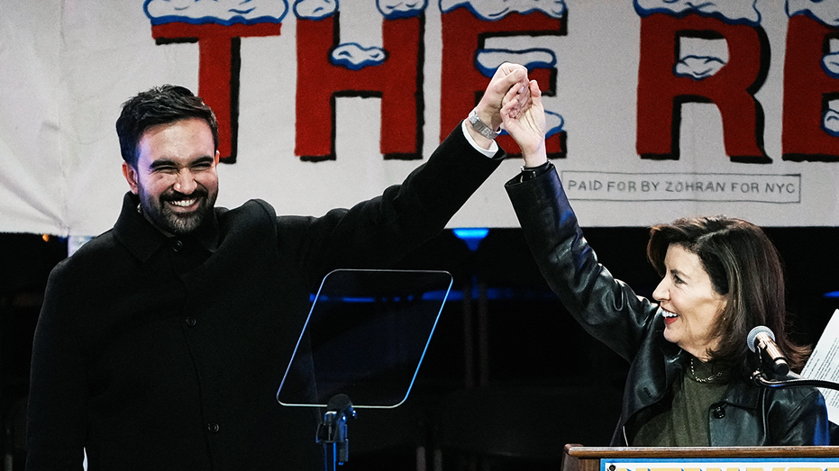 ‘Tax the rich!’: Mamdani steps in to defend Hochul after supporters heckle governor at NYC rally