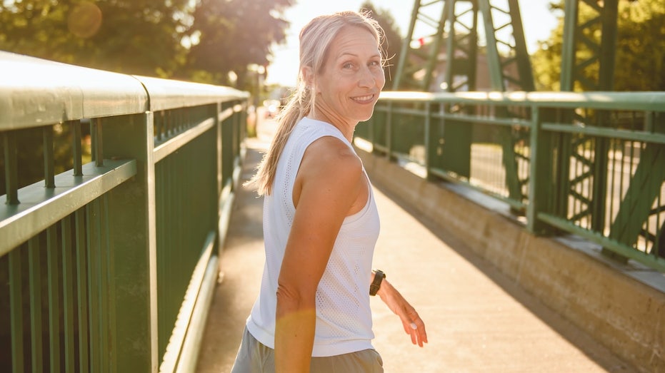 Happiness expert shares 6-step morning routine, plus the downside of ‘sleep divorce’