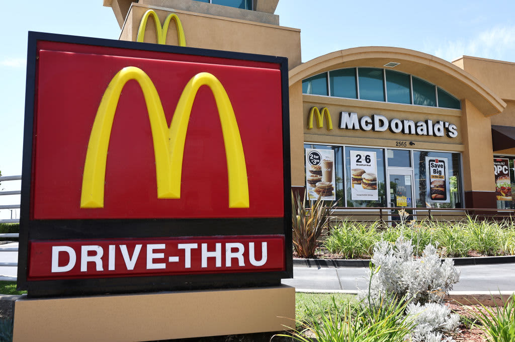 McDonald’s sales rise, but CEO expects low-income diners to spend less into next year
