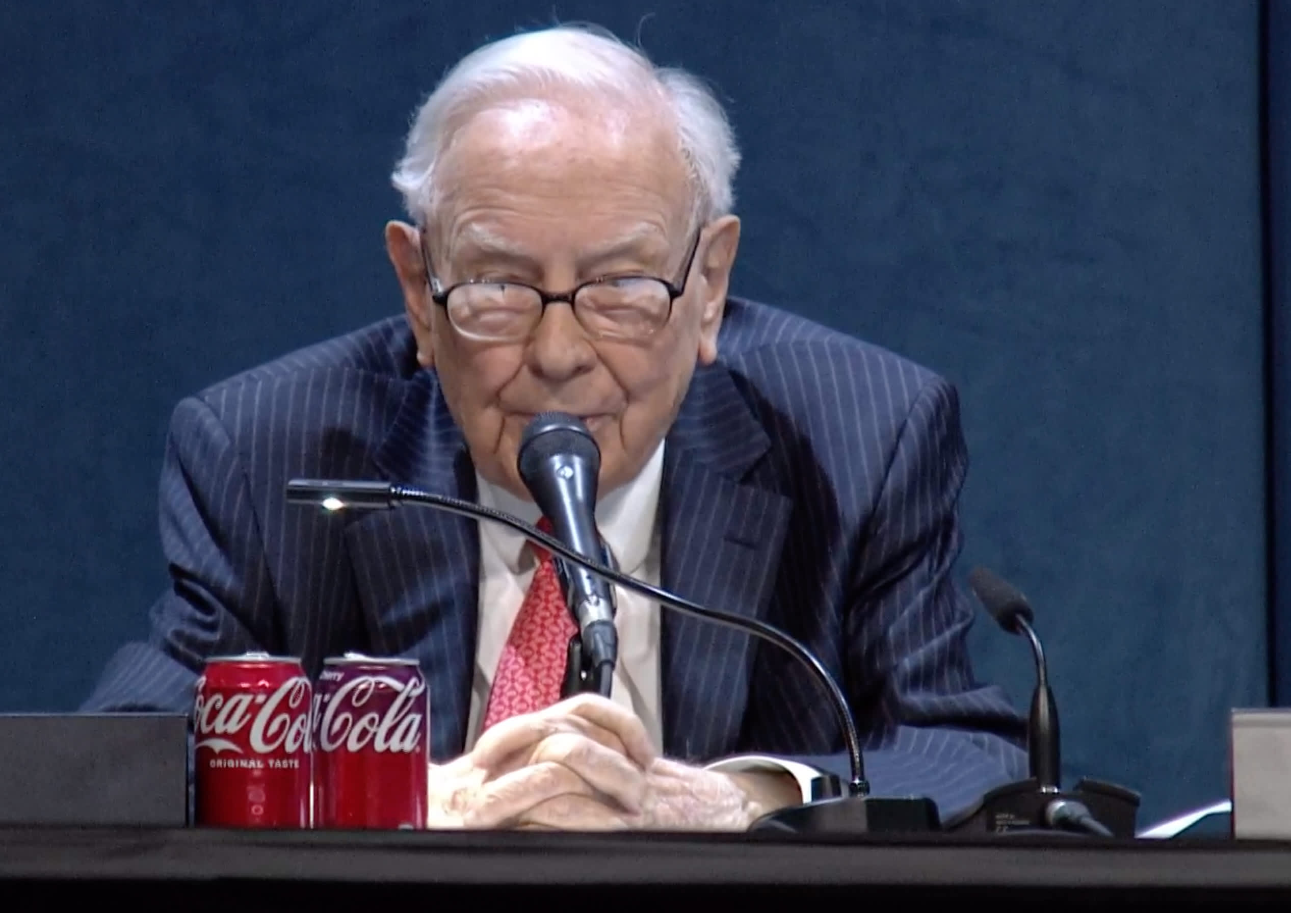 Warren Buffett may have cut Berkshire’s stake in Apple again in the third quarter