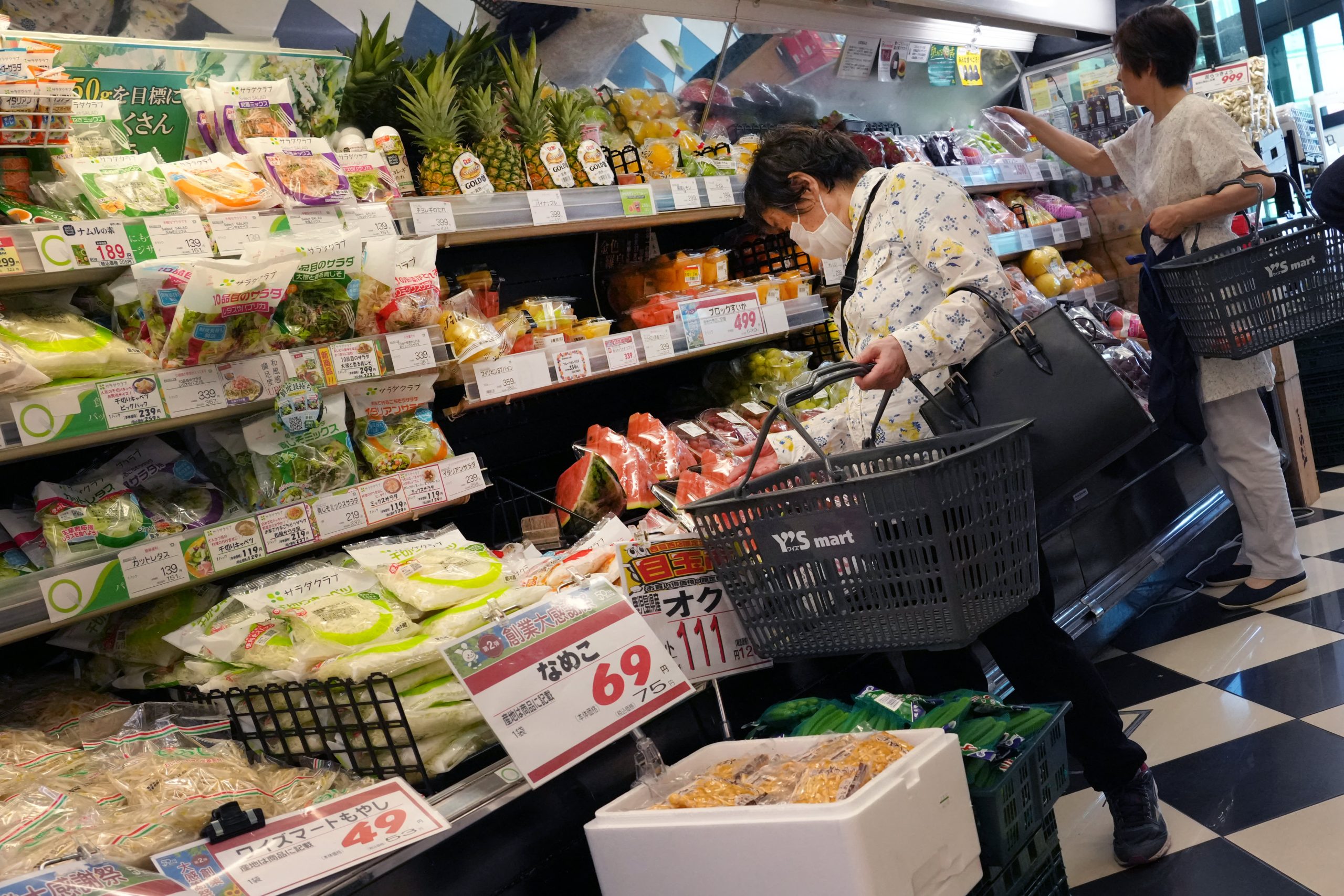 Japan’s core inflation in October rises to a 3-month high, supporting the case for rate hikes