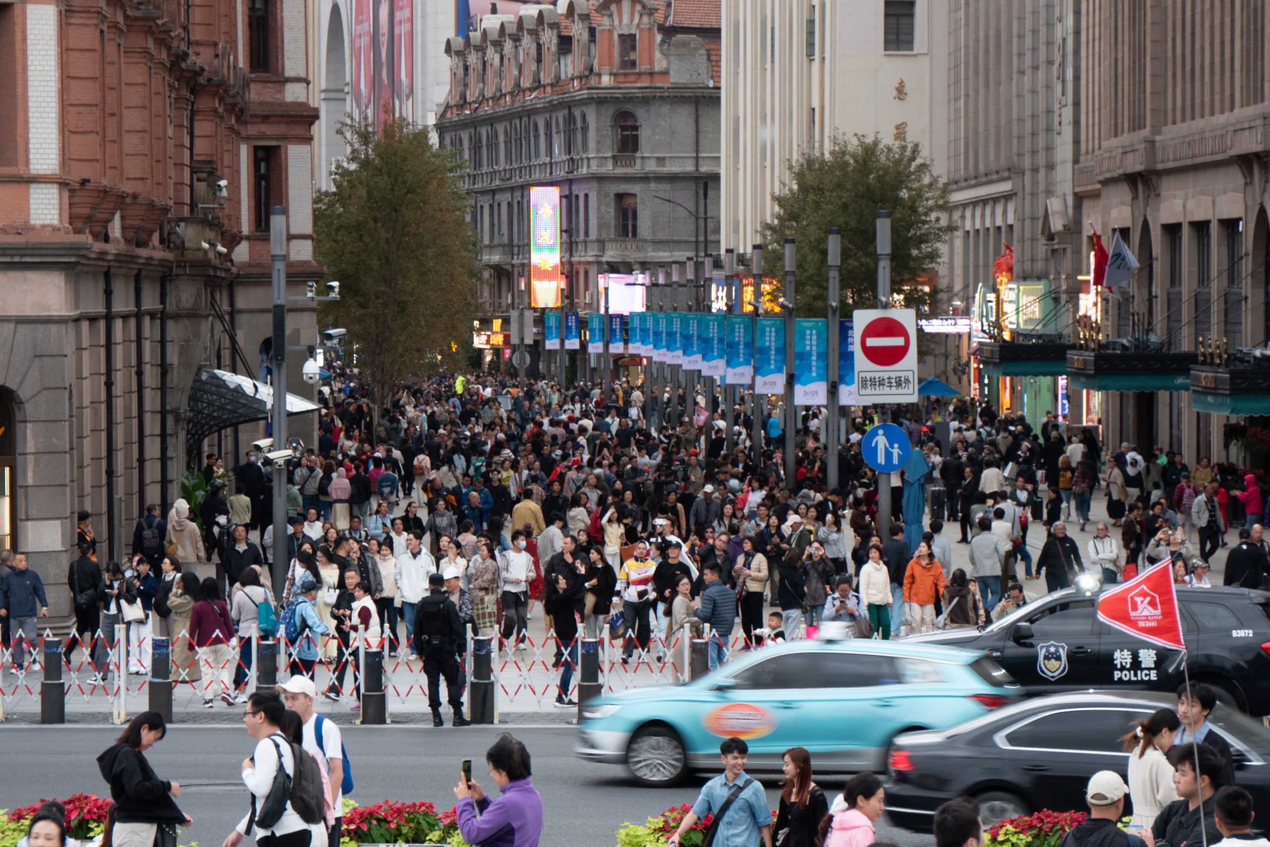 Asia shares track Wall Street declines as tech selloff deepens, Fed rate-cut hopes fade