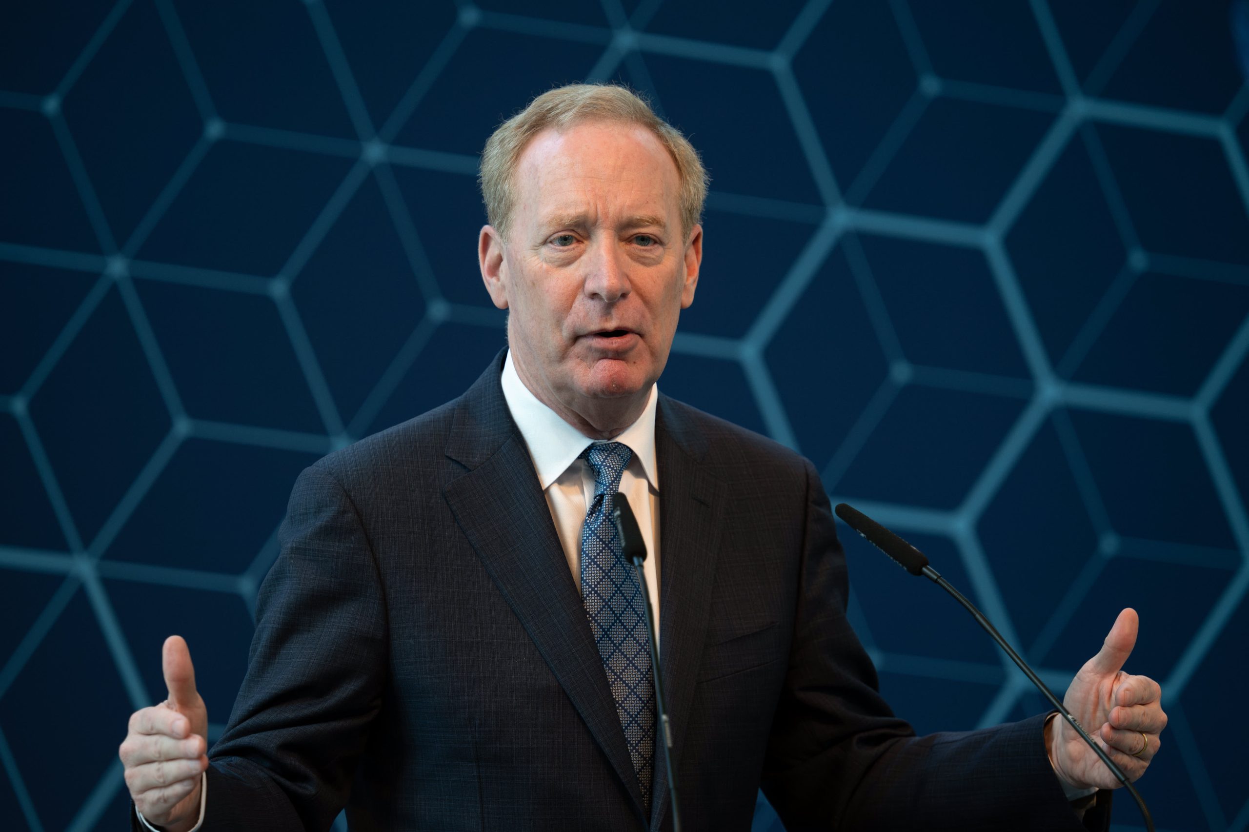 Microsoft letting employees raise concerns about products after Middle East controversy