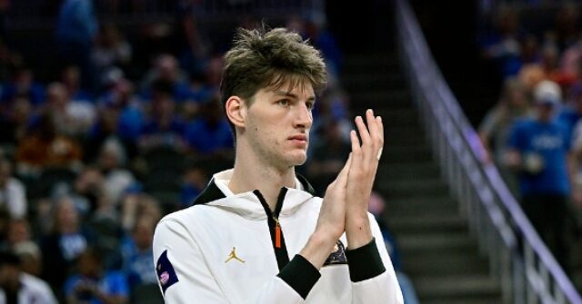 7-9 Florida Center Olivier Rioux Becomes Tallest Player in D1 History After College Debut