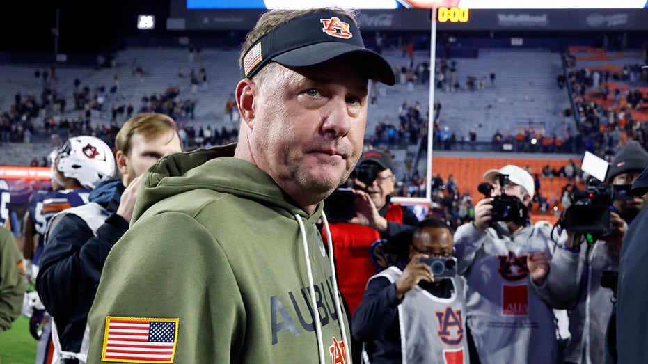 Auburn fires Hugh Freeze following Kentucky loss and fan backlash on the plains: sources