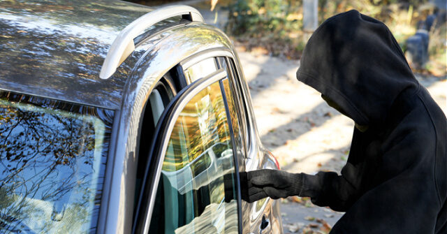 Man Allegedly Tries to Carjack Off-Duty Deputy’s Vehicle, Gets Shot Dead