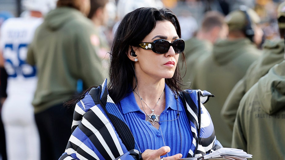 Colts’ Daniel Jones impressed by owner Carlie Irsay-Gordon’s gameday headset routine, hands-on approach