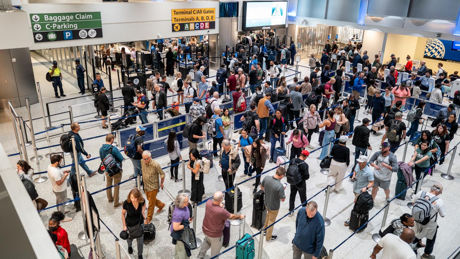 Airlines cancel hundreds of flights Friday amid shutdown-related FAA reductions