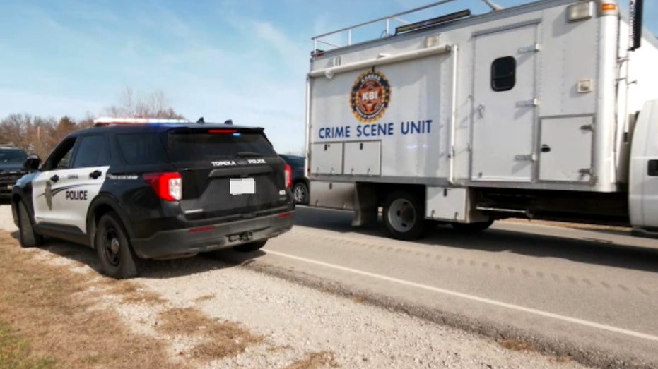 Four officers wounded in Kansas shooting; suspect dead