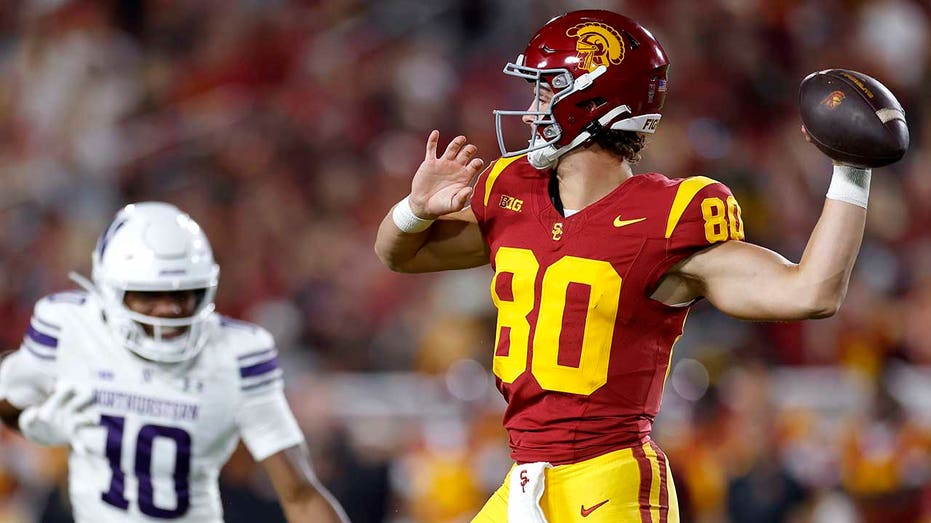 USC’s fake punt using jersey swap should have drawn penalty, Big Ten says