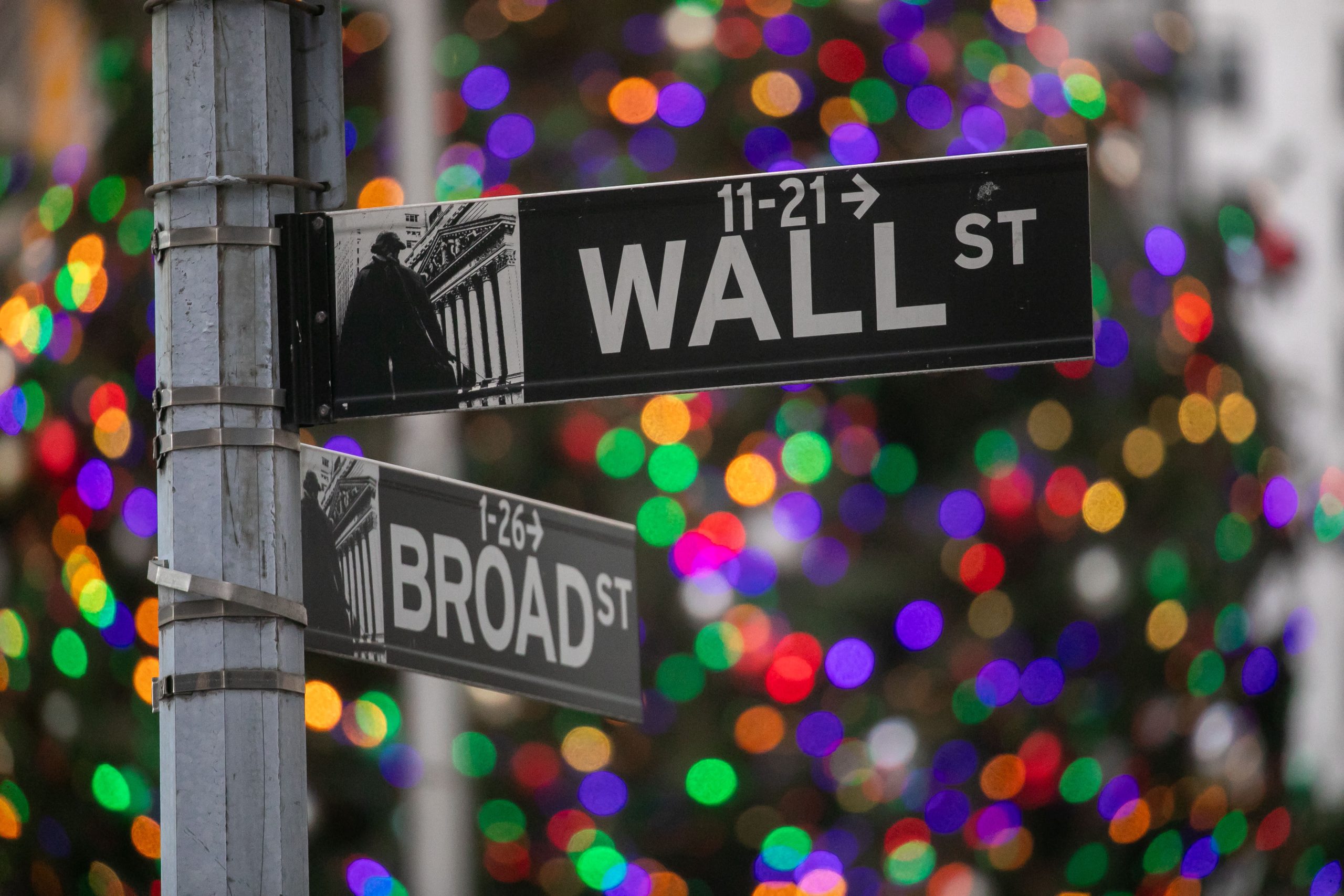 Retail investors close out one of their best years ever. How they beat Wall Street at its own game