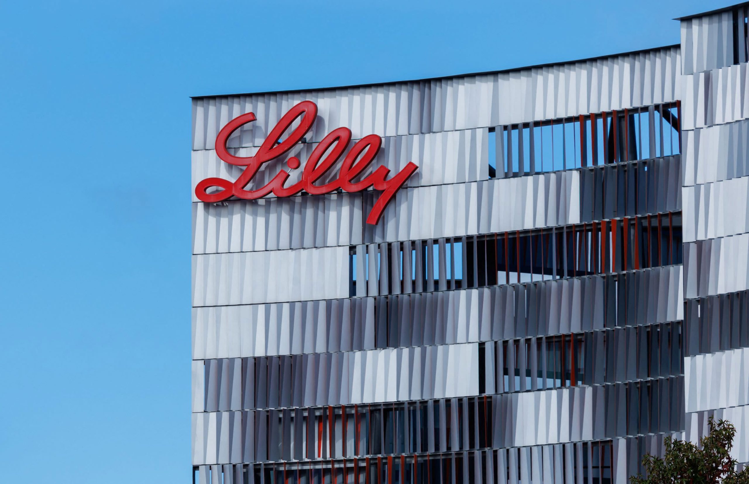Eli Lilly’s next-generation obesity drug delivers strong weight loss, reduces knee pain in late-stage trial