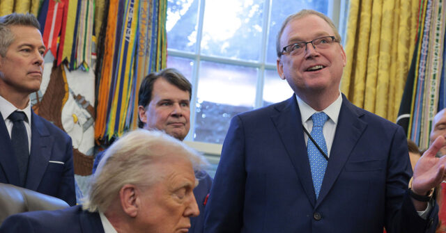 Breitbart Business Digest: Why Markets Aren’t Panicking About Fed Independence