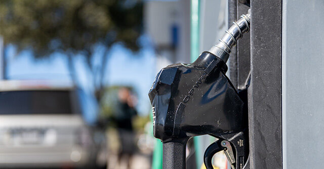 Winning: U.S. Average Gas Price Dips Again, Under $3 a Gallon