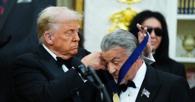 Trump Recognizes Kennedy Center Honorees at Medal Presentation Event: ‘Some of the Greatest of All Time’