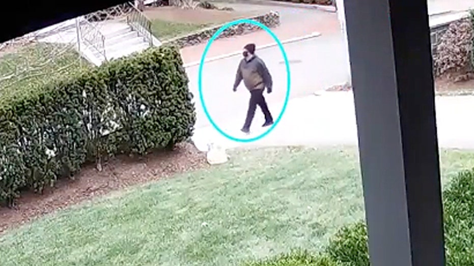 Brown shooting videos show malicious intent and awkward gait — clues to identify him: body language expert