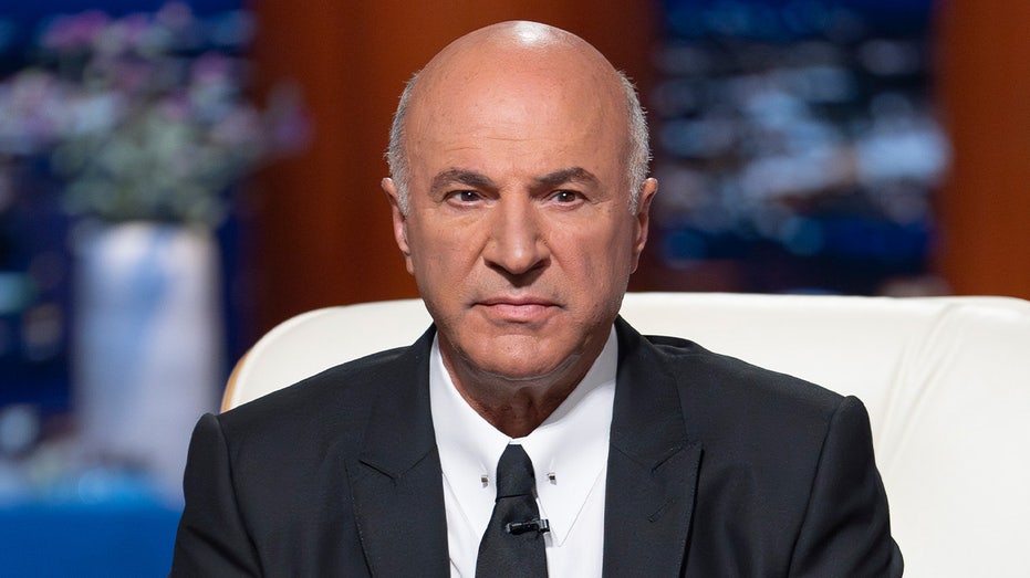 Kevin O’Leary warns China ‘kicking our heinies’ in AI race as regulatory roadblocks stall US