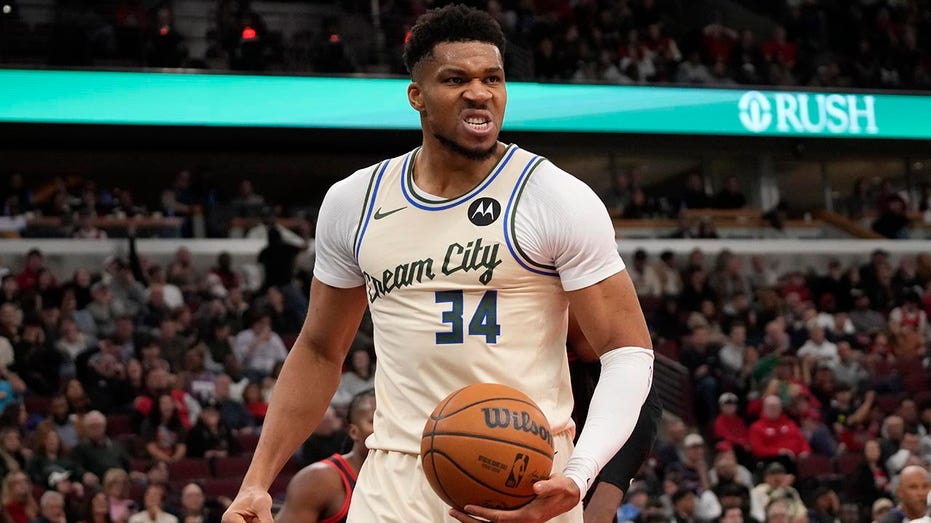 Giannis Antetokounmpo’s late-game dunk nearly causes brawl between Bucks, Bulls players