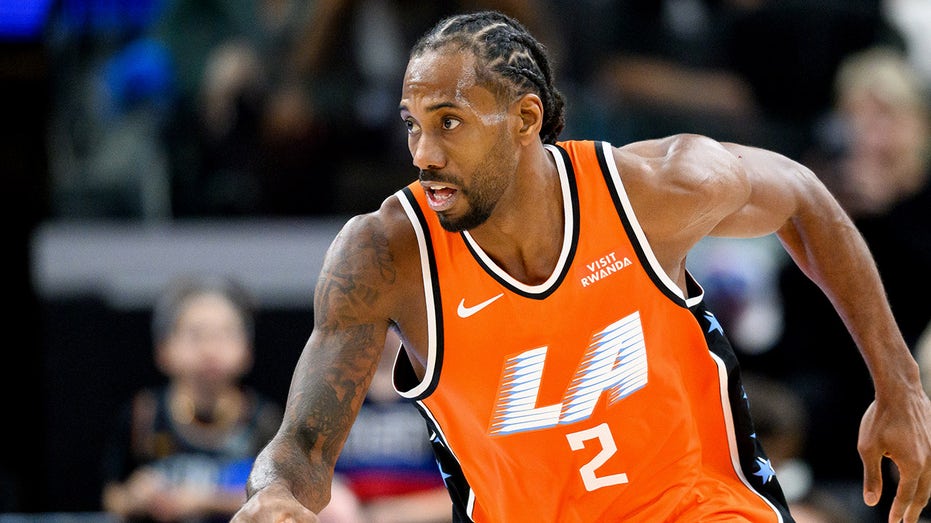 Kawhi Leonard pours on 55 points to help Clippers top Pistons