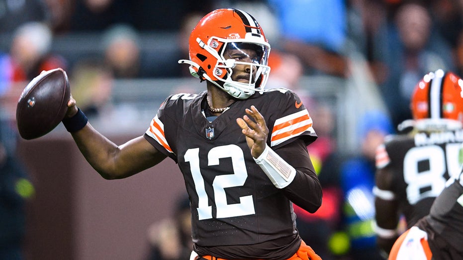 Shedeur Sanders can be the ‘franchise guy,’ team should use picks to build around him, Browns legend says
