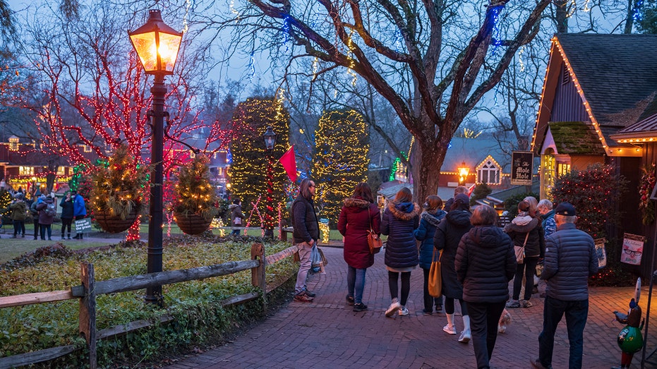 Holiday dreams fall short: 5 of America’s ‘most complained-about’ Christmas attractions