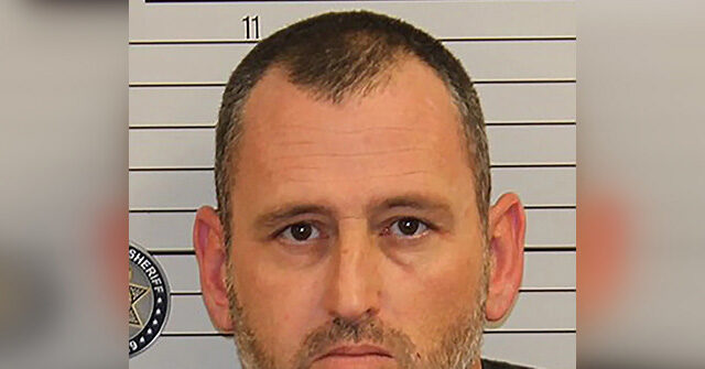 Police: Deacon Asks Wife to Hold His Phone at Dental Visit, She Discovers Nudes of Their 15-Year-Old Babysitter