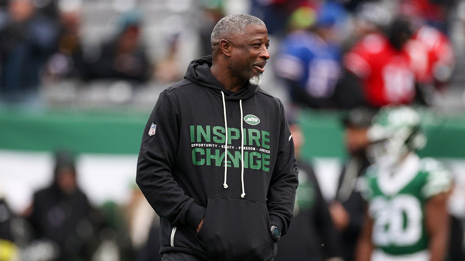 Former Jets GM says fans should trust ‘long-term plan’ with Aaron Glenn despite top coaches available