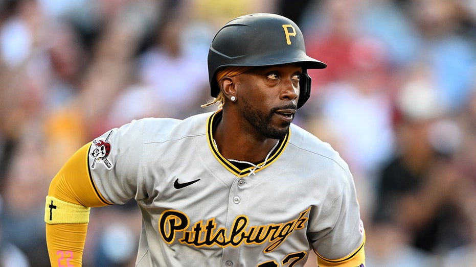 Pirates legend Andrew McCutchen calls out team for fan fest snub on social media
