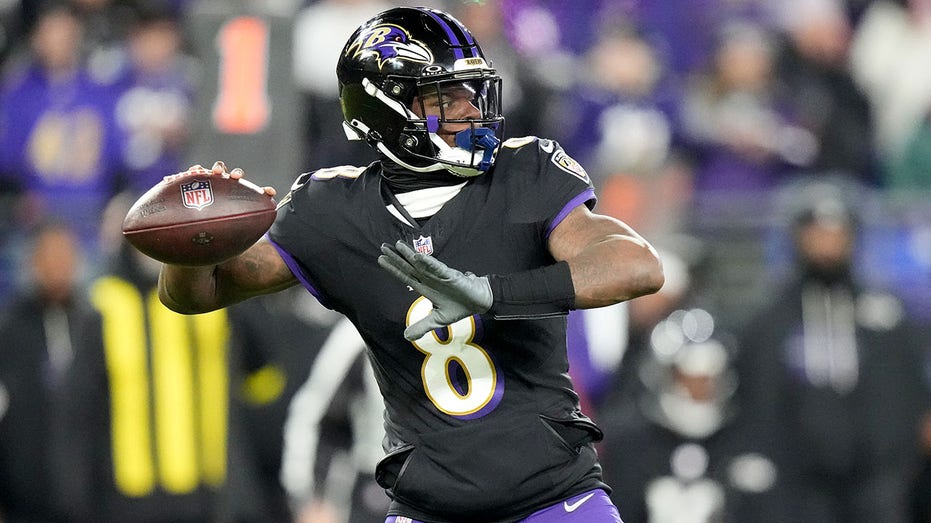 Lamar Jackson confirms he’ll start for Ravens in must-win AFC North finale against Steelers