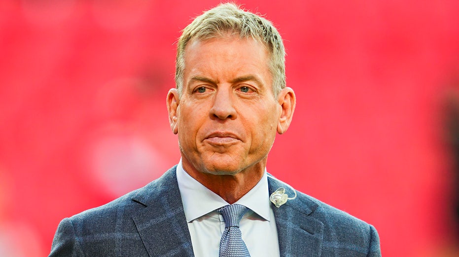 Troy Aikman questions why anyone wants to coach in the NFL: ‘Tough job right now’